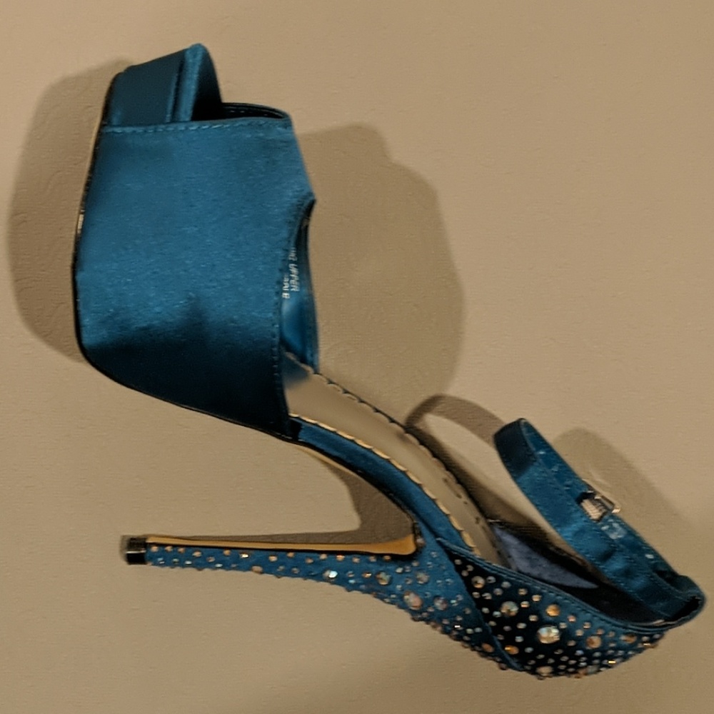 Bebe Platform Satin Pumps Teal Crystal Size 7US